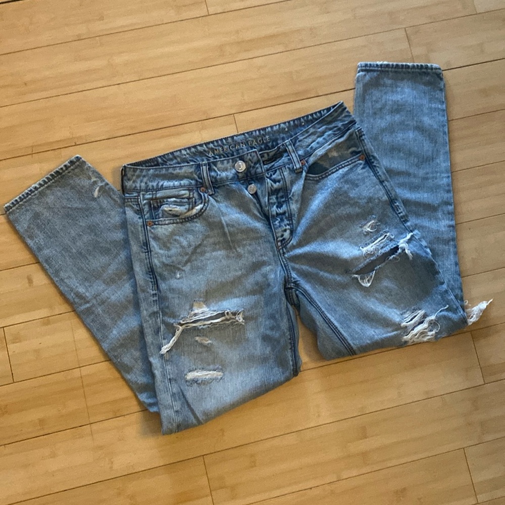 American Eagle TomGirl distressed Denim